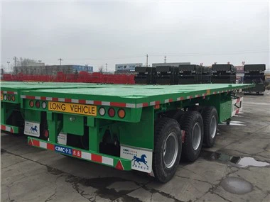 Remolque de plataforma de tres ejes